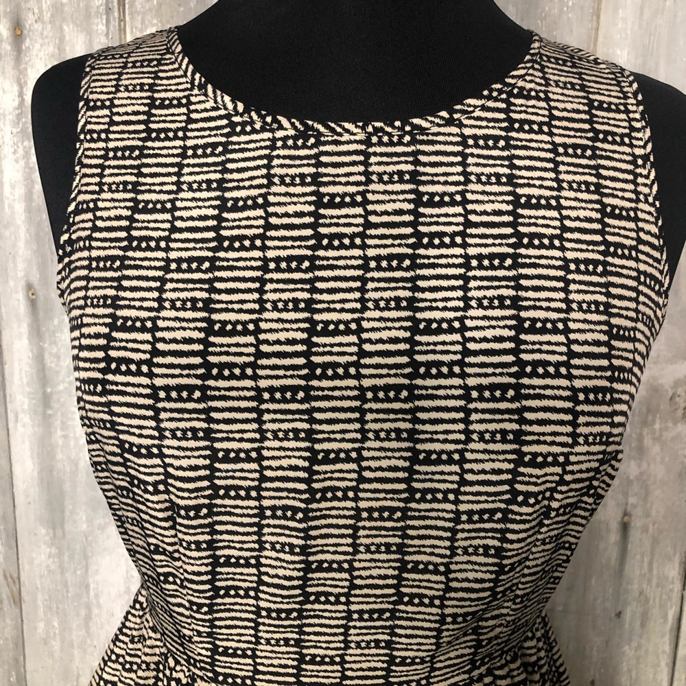 Patterned dress - Picture 2 of 3